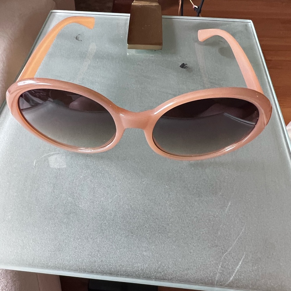 Beige Sunnies - Picture 2 of 2